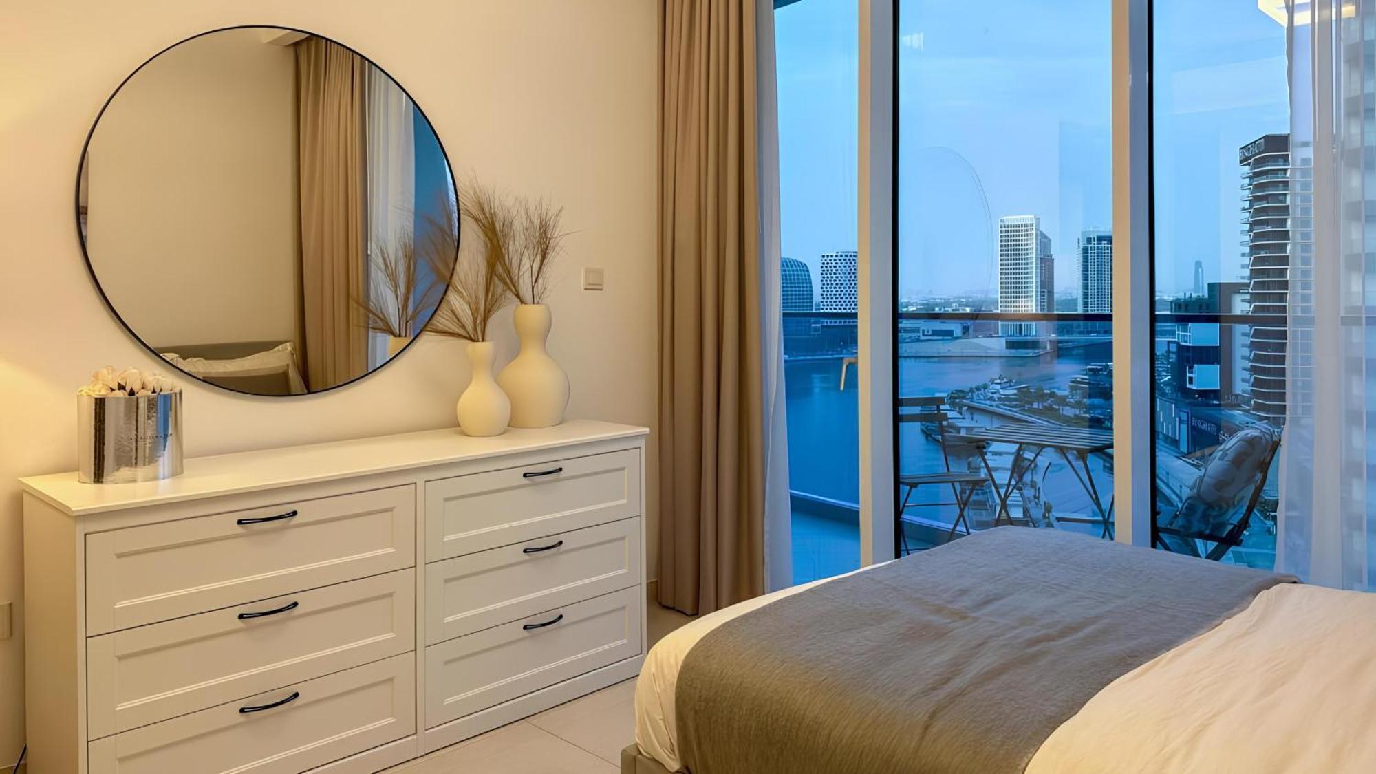 Spacious 2bdr Canal And Partial Burj Khalifa Views, Business Bay Appartement